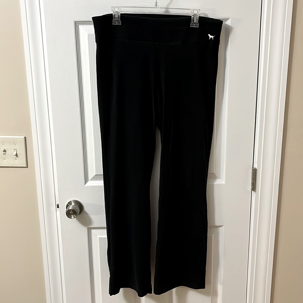 PINK Victoria’s Secret Yoga Flare leggings